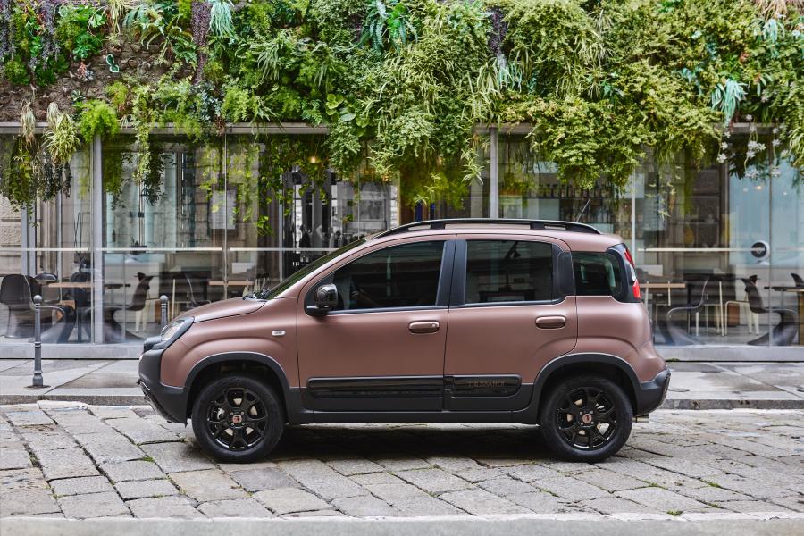  Fiat Panda Trussardi (319) 2019 года  (фото 12 из 43)